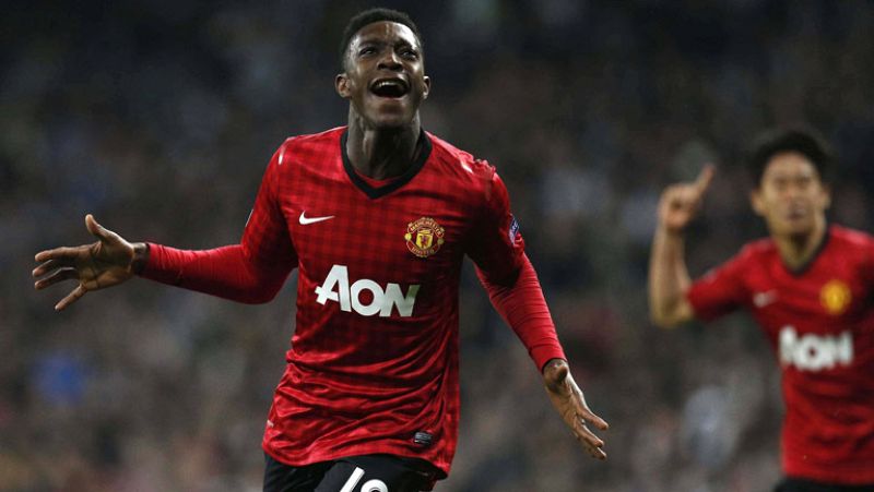 El jugador inglés Danny Welbeck ha adelantado al Manchester United con un gol de cabeza en el minuto 19 de juego.
