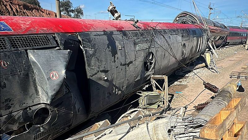 Imágenes creadas con IA sobre el descarrilamiento en Adamuz - La tarde en 24h | Ver