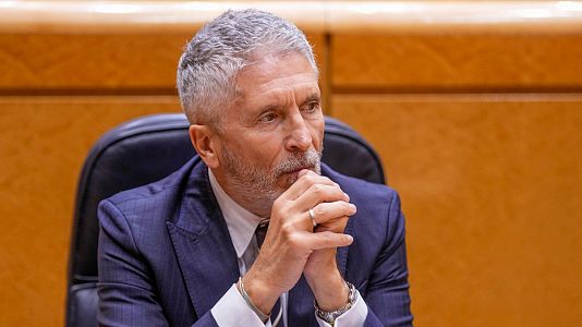 Marlaska confirma que hay 40 cad�veres recuperados y tres cuerpos atrapados en los vagones del accidente de Adamuz