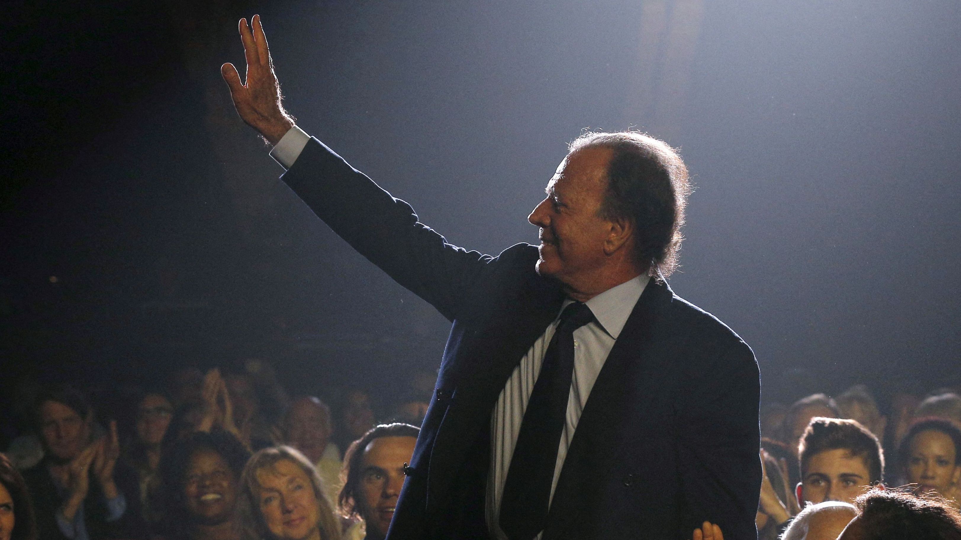 Julio Iglesias pide que se archive la investigación