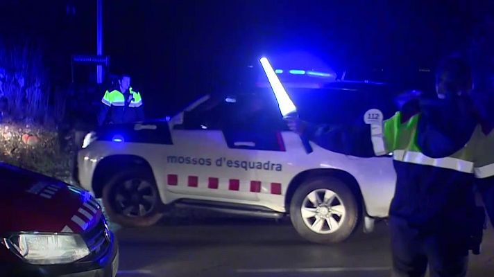 Telediario 2 - Un muerto y varios heridos tras la caída de un muro sobre un tren de Rodalies en Cataluña