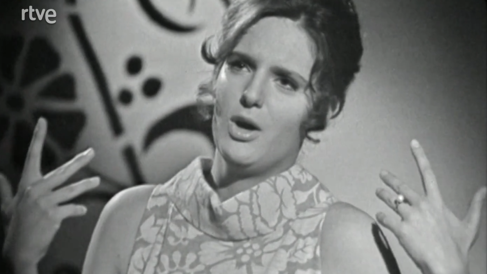 Luces en la noche - María del Pilar - Luces en la noche | Ver