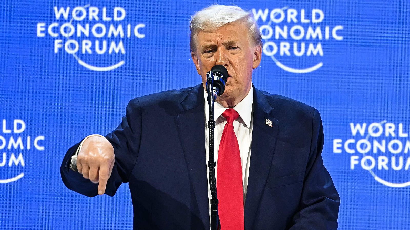Trump afirma en el Foro de Davos que no usará "la fuerza" para quedarse con Groenlandia | Ver ahora
