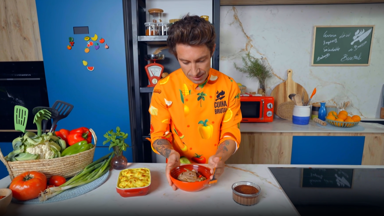 Coliflor gratinada, secret amb alls i porridge - Cuina Brutal | Ver