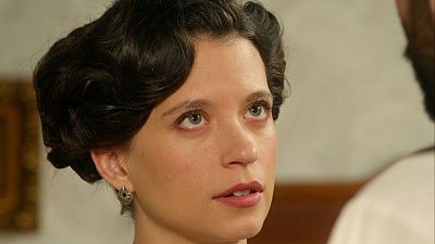 La Promesa: Martina confiesa su amor a Adriano