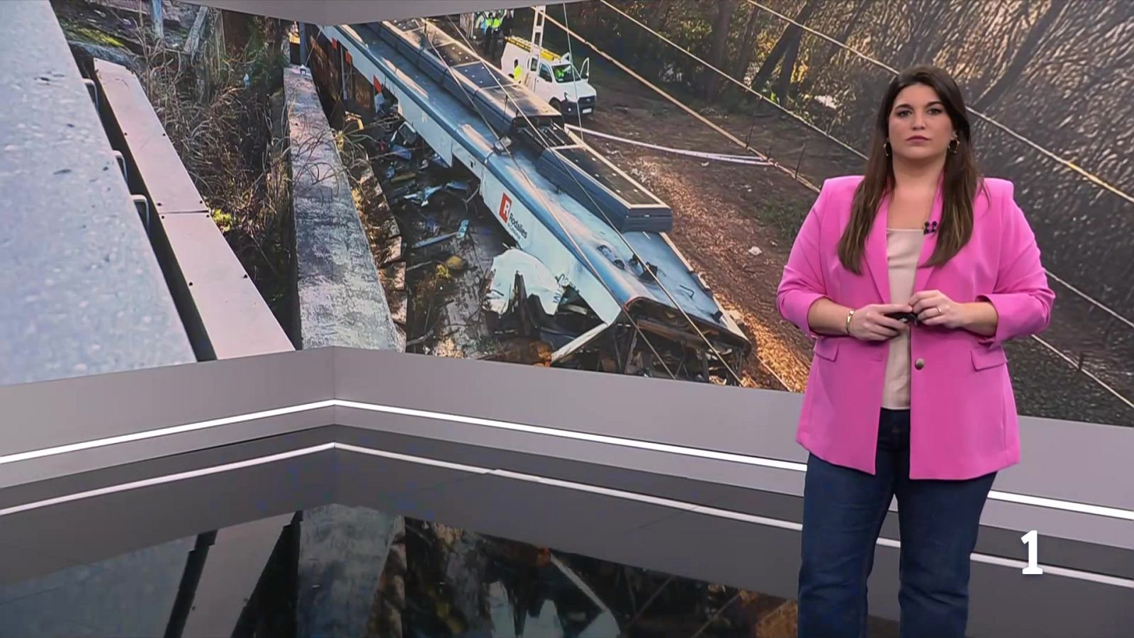L'Informatiu 2 - 23/01/2026 La Comissió d'Investigació apunta que el tren de Gelida només va tenir 5 segons per frenar abans que el mur li caigués a sobre