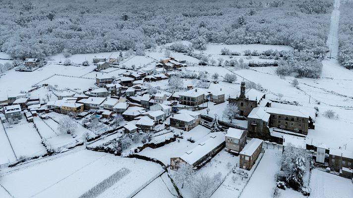 Telediario Fin de Semana - La borrasca Ingrid deja un manto blanco en gran parte de España