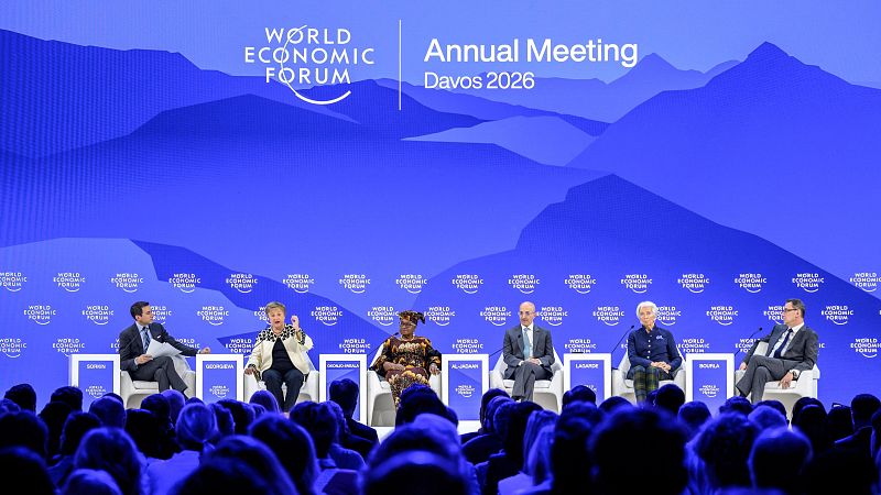 Davos alerta de la configuración de grupos de opinión por algoritmos | Ver