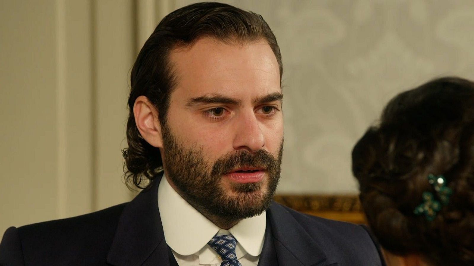 La Promesa - Adriano a Martina: "Yo no quiero ser tu amigo" - La promesa | Ver