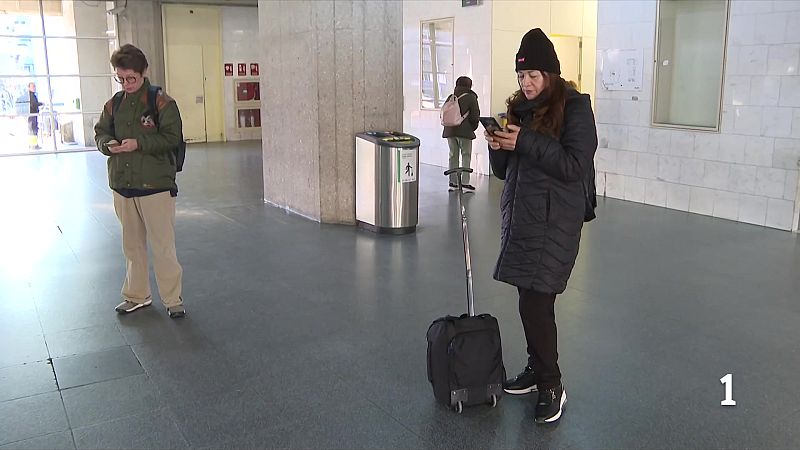 Quan arribar tard a la feina és per culpa de Rodalies - L'Informatiu | Veure