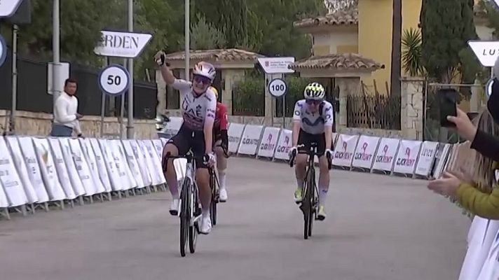 Ciclismo - La neerlandesa Karlijn Swinkels (UAE) se impone en el Trofeo Binissalem - Port D'Andratx