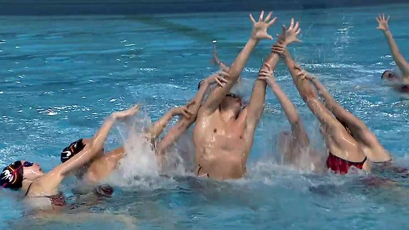 El equipo de España de natación artística muestra su nuevo ejercicio con Berghain de Rosalía - Los Deportes de La1 | Ver