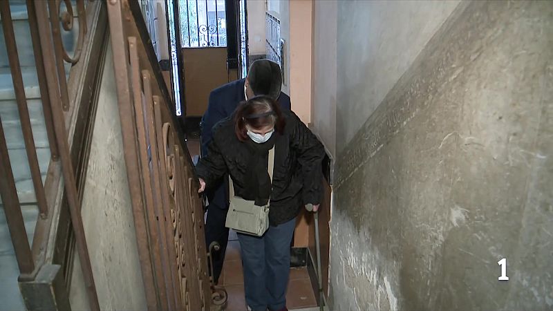 Un jutge admet la primera demanda col·lectiva per assetjament immobiliari - L'Informatiu | Veure