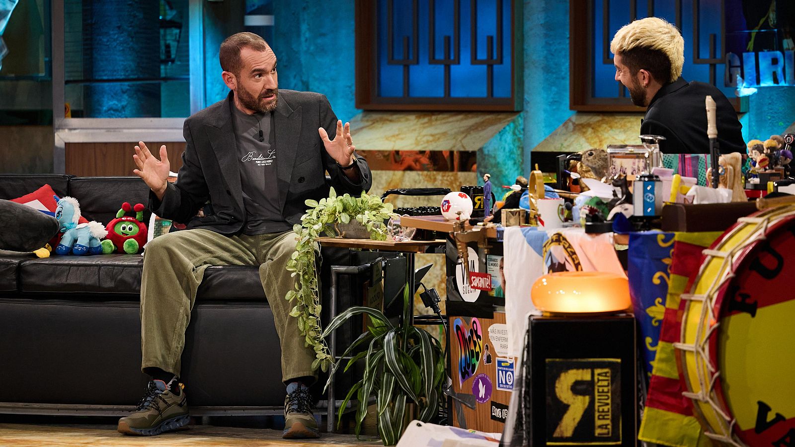 La Revuelta | Hay que volver a agarrar de las solapas - La Revuelta | Ver