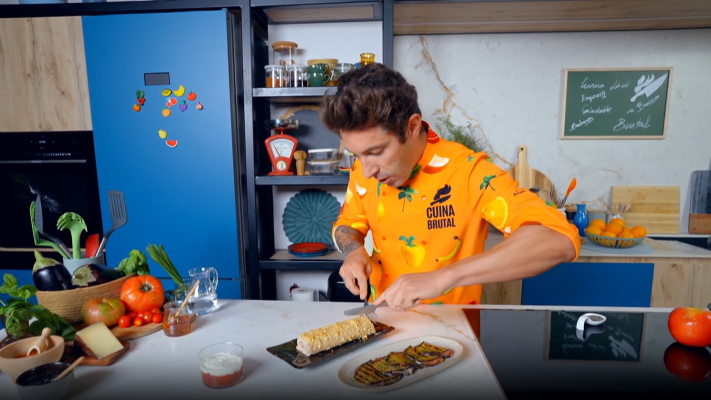 Cuina Brutal - Tacos d’albergínia, rotllo de pollastre i pastís de formatge