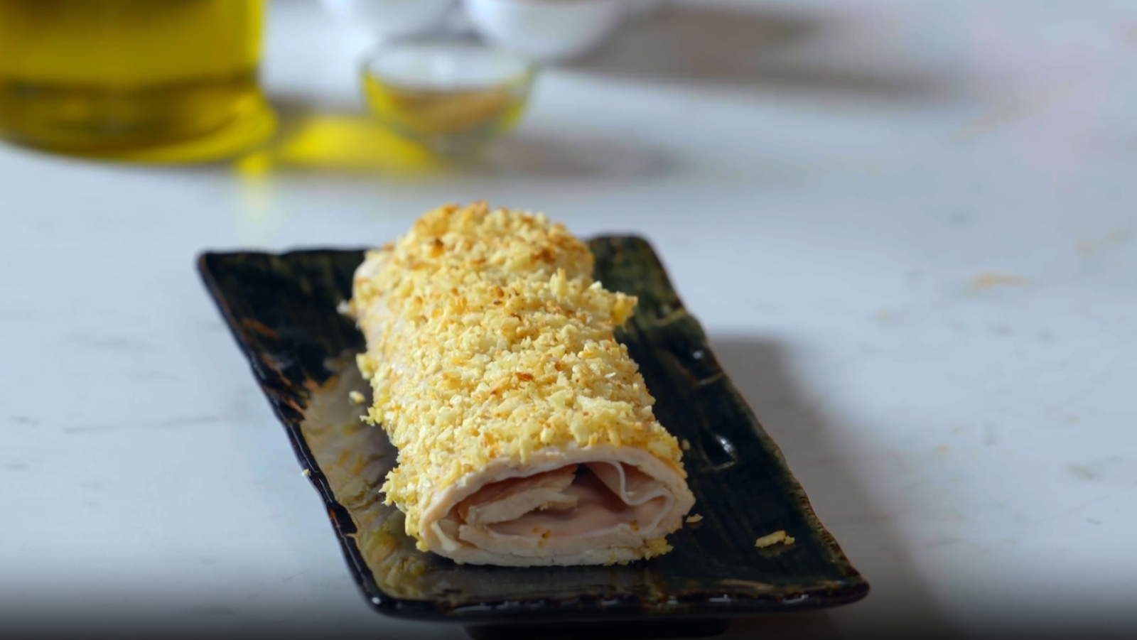 Rotllo de pollastre cruixent - Cuina brutal - Cuina Brutal | Veure