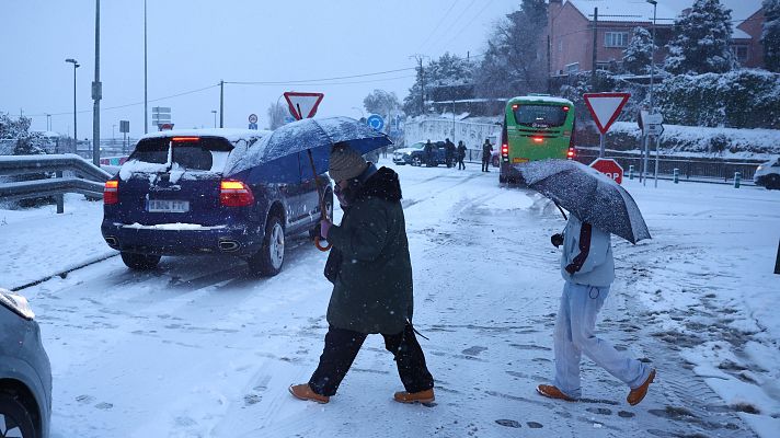 Mañaneros 360 - La nieve colapsa las carreteras en Madrid