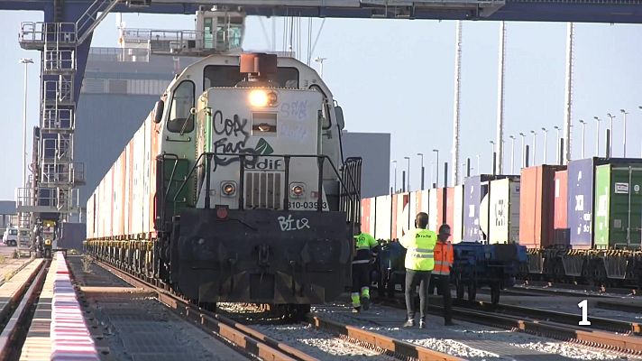 L'Informatiu - El tall ferroviari de Rubí bloqueja milers de tones de mercaderies