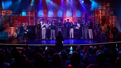 El coro de 'Los domingos' canta "Aitormena"