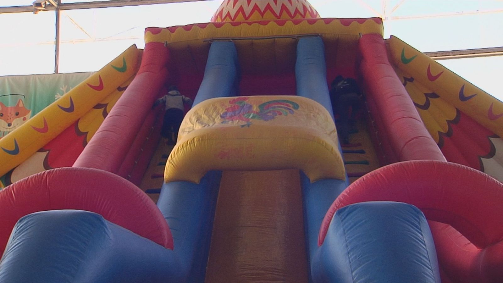 Emergencias trata de actualizar la normativa de los hinchables para evitar accidentes como el de Mislata - L'informatiu - Comunitat Valenciana | Ver