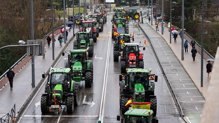Telediario 2 - Más de 25.000 agricultores se movilizan contra Mercosur y los recortes de la PAC