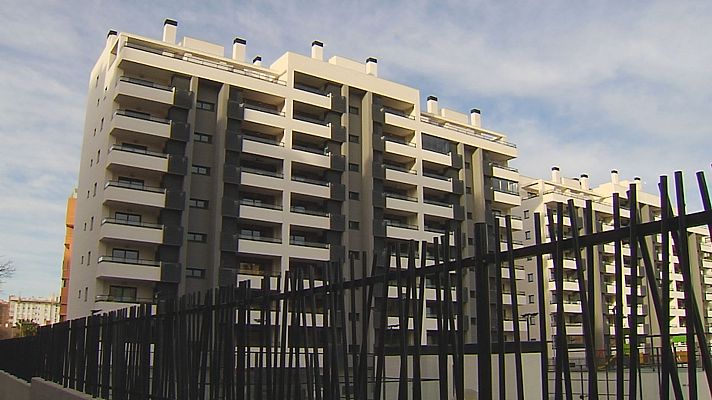 L'informatiu - Comunitat Valenciana - La directora de contractació publica d'Alacant dimitix per beneficiar a familiars en una promoció de pisos