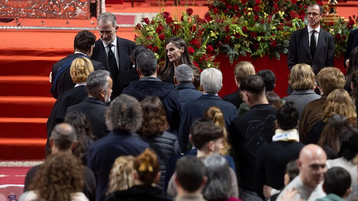 Telediario 1 - Duelo colectivo por la tragedia ferroviaria en Adamuz