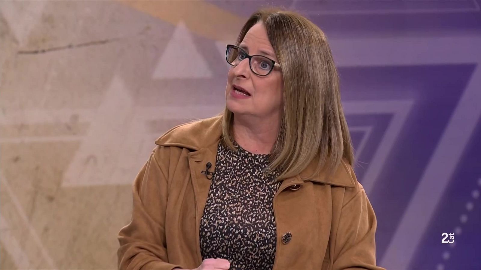 Què canvia quan una persona surt de la irregularitat administrativa?