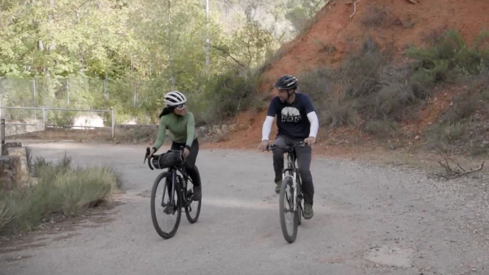Un país en bicicleta. Diario de una ciclista - Episodio 1: Albacete y La Manchuela desconocida - Un país en bicicleta. Diario de una ciclista | Ver