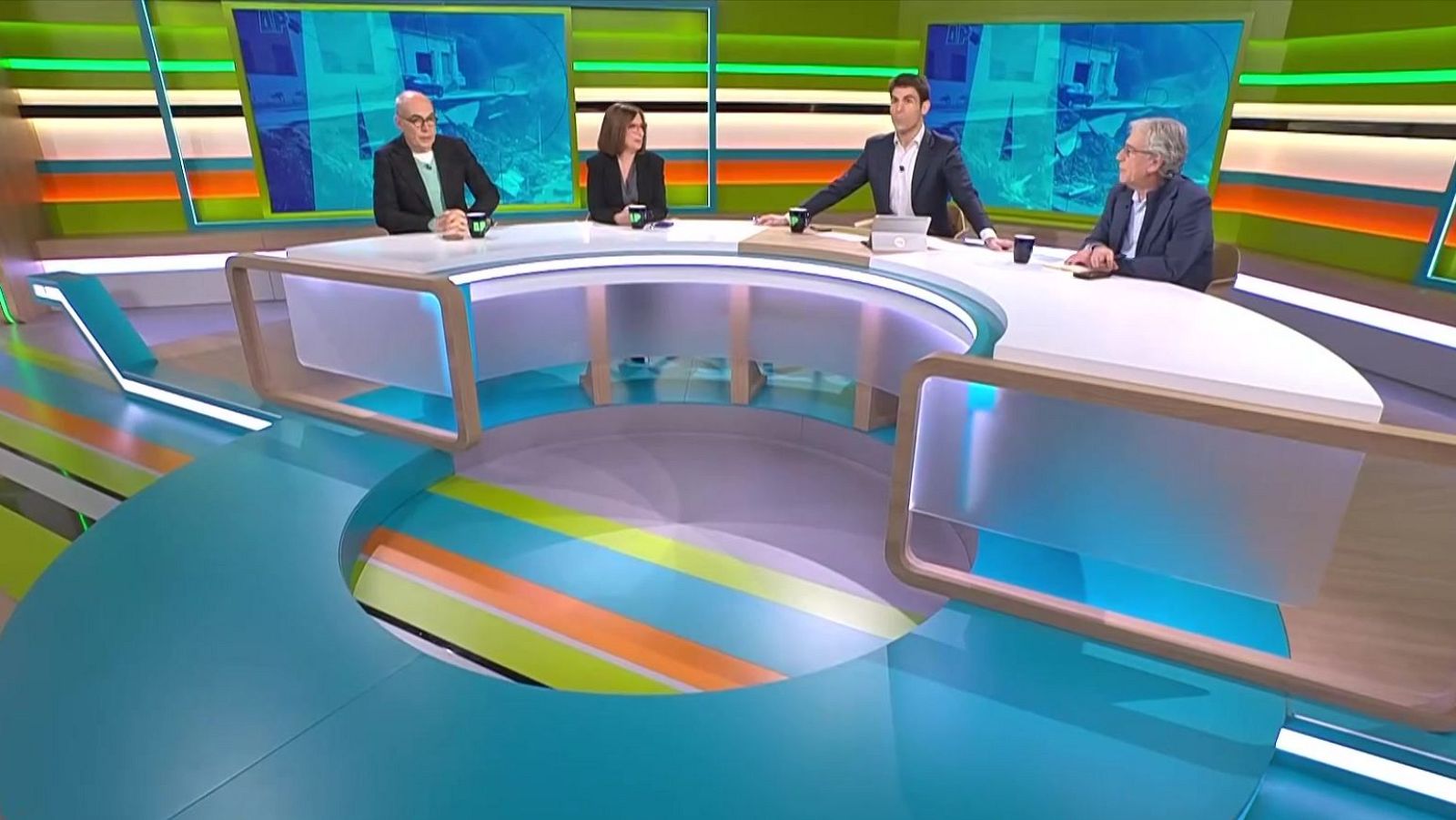 Anglès sense aigua, Rodalies i quètxup - L'altaveu al pati - L'altaveu al pati | Veure