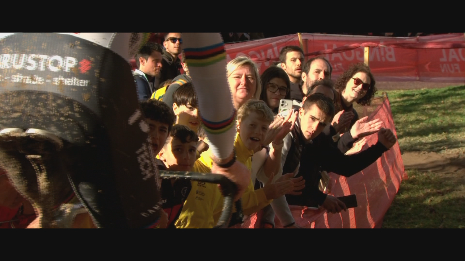 Los aficionados al Cicloccross protagonizan el cierre del programa - TDPedales | Ver