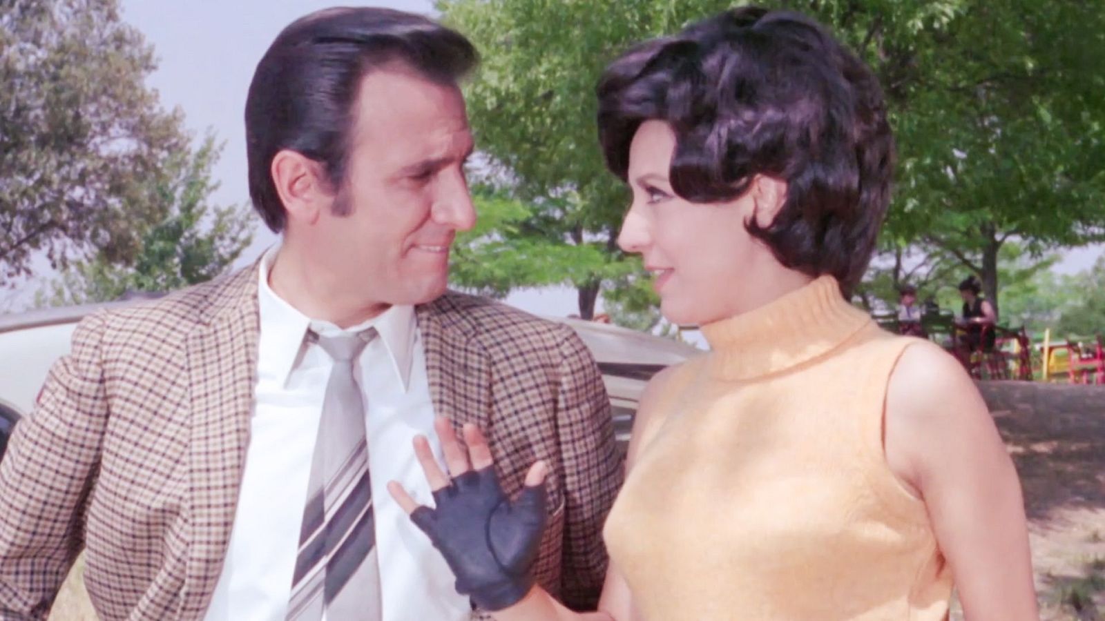 Relaciones casi públicas | Ver películas gratis en RTVE Play - Cine de siempre | Ver película