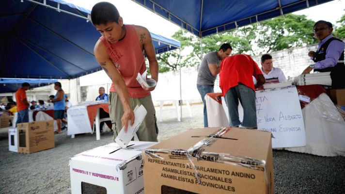 Telediario 1 - Elecciones en Ecuador
