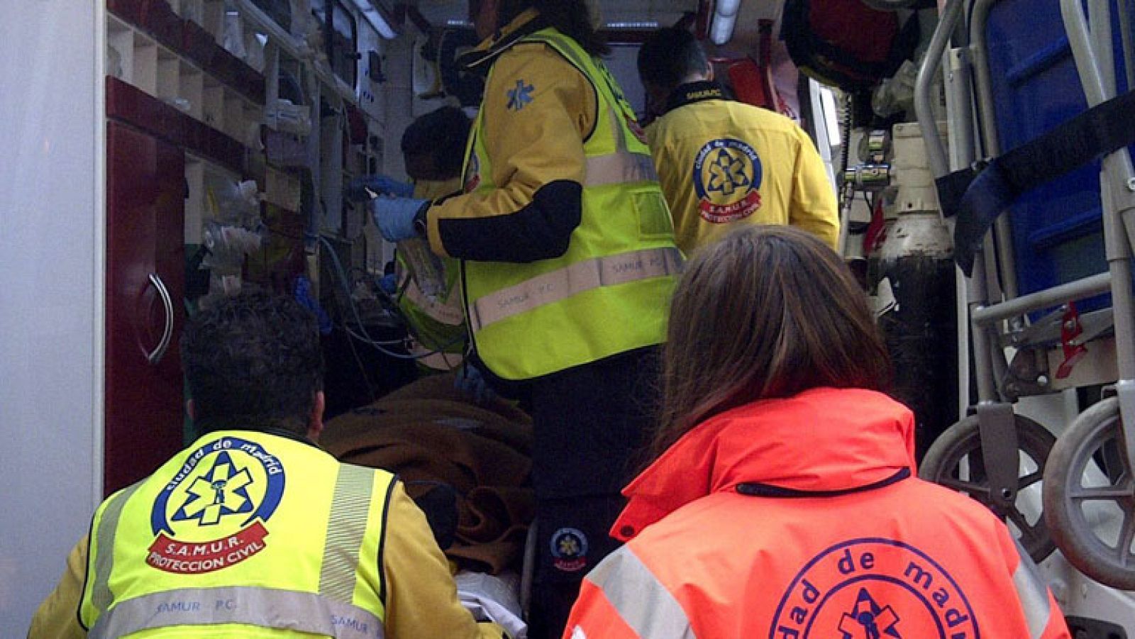 Herido muy grave un atracador al ser tiroteado por un joyero en Madrid | Ver