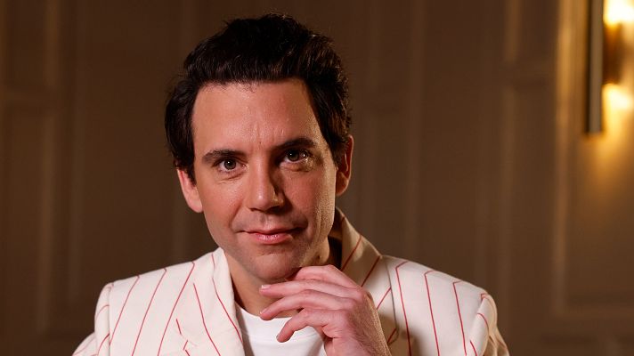 Telediario 1 - Mika presenta su nuevo disco 'Hyperlove' con 15 nuevas canciones
