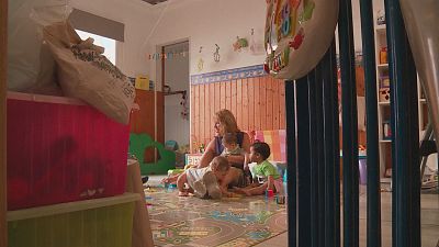 El protocol d'actuaci� de les escoles infantils en els casos de maltractament - L'informatiu - Comunitat Valenciana | Ver