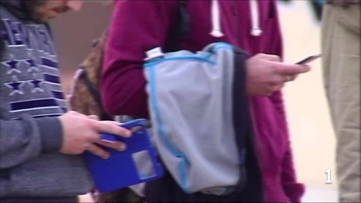 L'Informatiu - Espanya prohibirà l'accés a les xarxes socials als menors de 16 anys