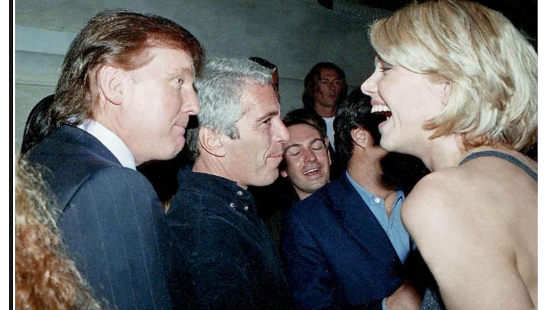 Las conexiones al más alto nivel que permitieron a Epstein obtener información y hacer negocios | Ver