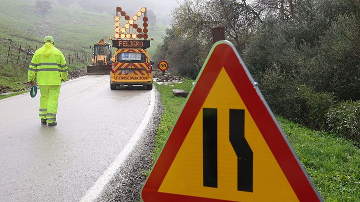 Telediario 2 - Inundaciones y miles de desalojados en Andalucía por la borrasca Leonardo