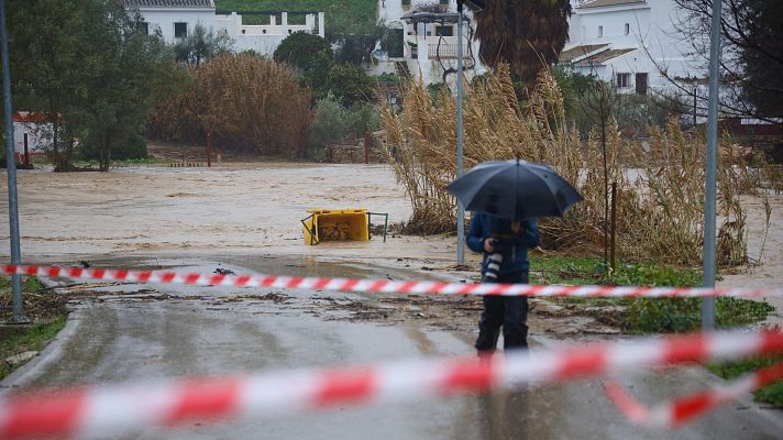 Telediario 2 - El temporal deja 20 evacuados y 300 vecinos incomunicados en Ronda, Málaga