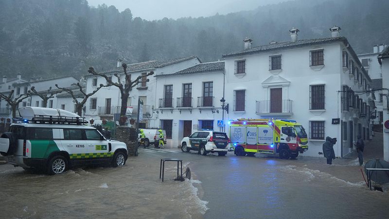 Alerta temporal: acompañamos a los bomberos - Mañaneros 360 | Ver