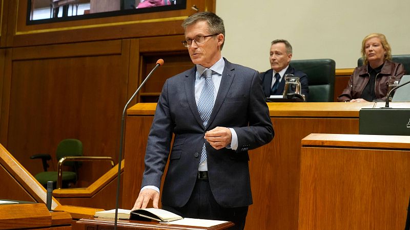 El nuevo Ararteko Mikel Mancisidor promete su cargo y aborda la polémica del origen de los detenidos | RTVE Play - Ver ahora