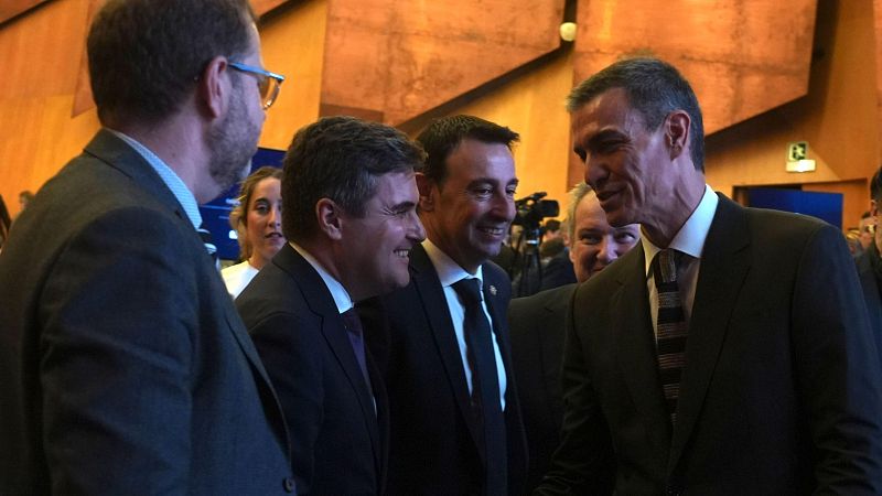 Pedro Sánchez pone a Euskadi de ejemplo en el Congreso Nacional de Industria en Bilbao | RTVE Play - Ver ahora