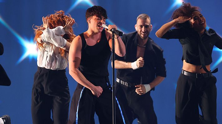 Benidorm Fest - Izan Llunas interpreta "¿Qué vas a hacer?"