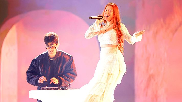 Benidorm Fest - Tony Grox & LUCYCALYS interpreta "T AMARÉ"