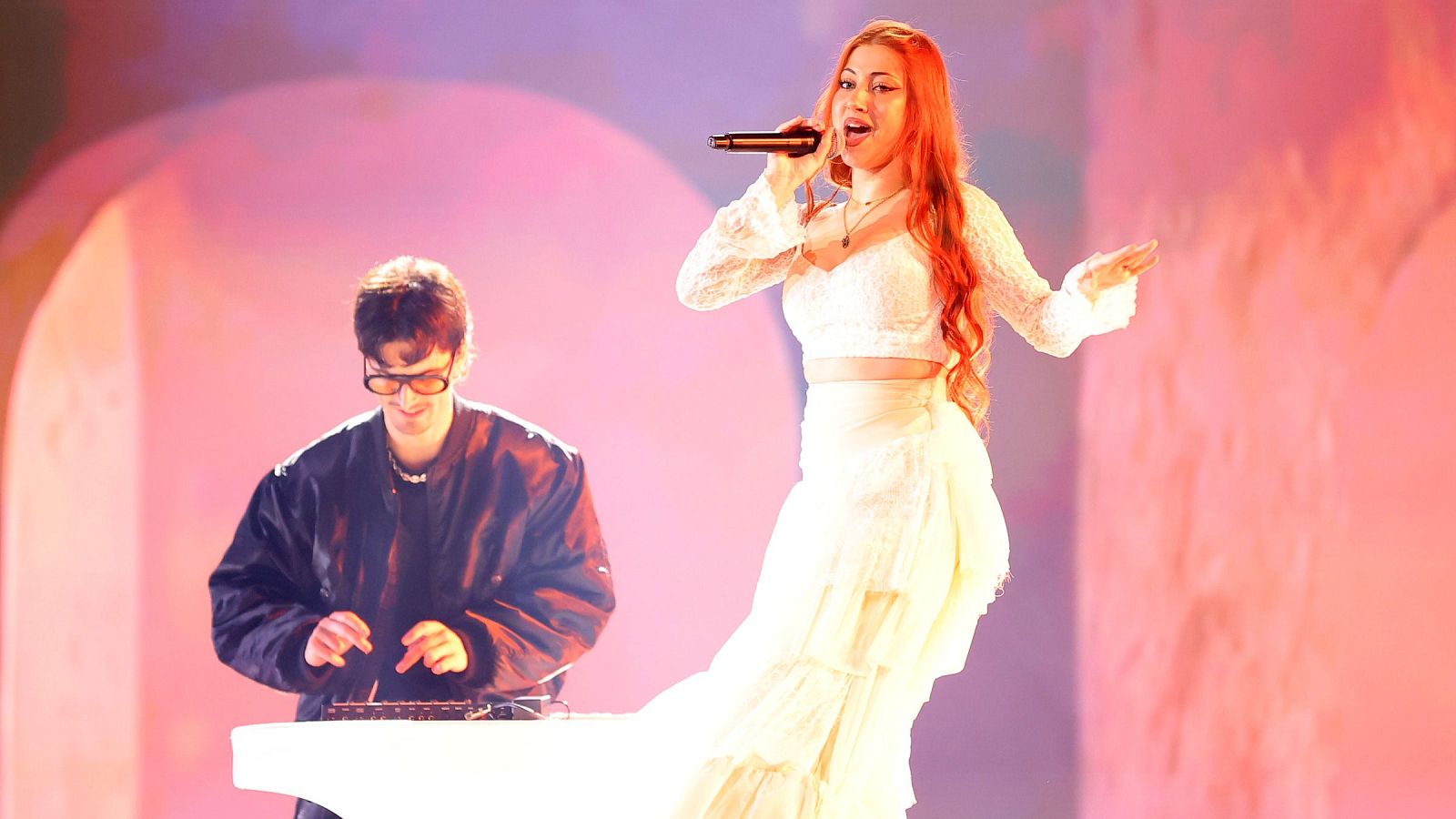 Benidorm Fest 2026: Tony Grox & LUCYCALYS canta "T AMARÉ" | Ver vídeo - Benidorm Fest | Ver