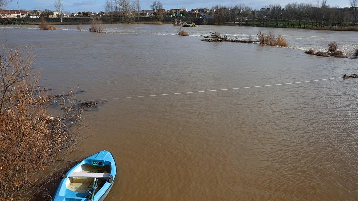 Telediario 1 - Las lluvias provocan crecidas de ríos en muchos puntos de España: al límite el Duero, el Tajo, el Miño o el Jarama