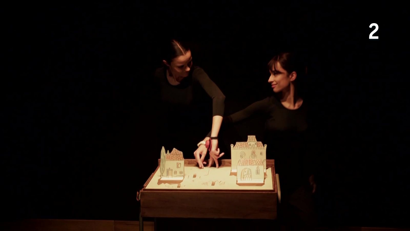 La actriz sorda Ángela Ibáñez dirige "Grito, boda y sangre" - En lengua de signos | Ver