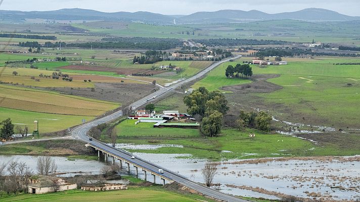Telediario Fin de Semana - Avisos en nueve comunidades autónomas por el paso de la borrasca Marta