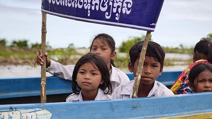 Pueblo de Dios - Karuna Battambang, dignidad a flote
